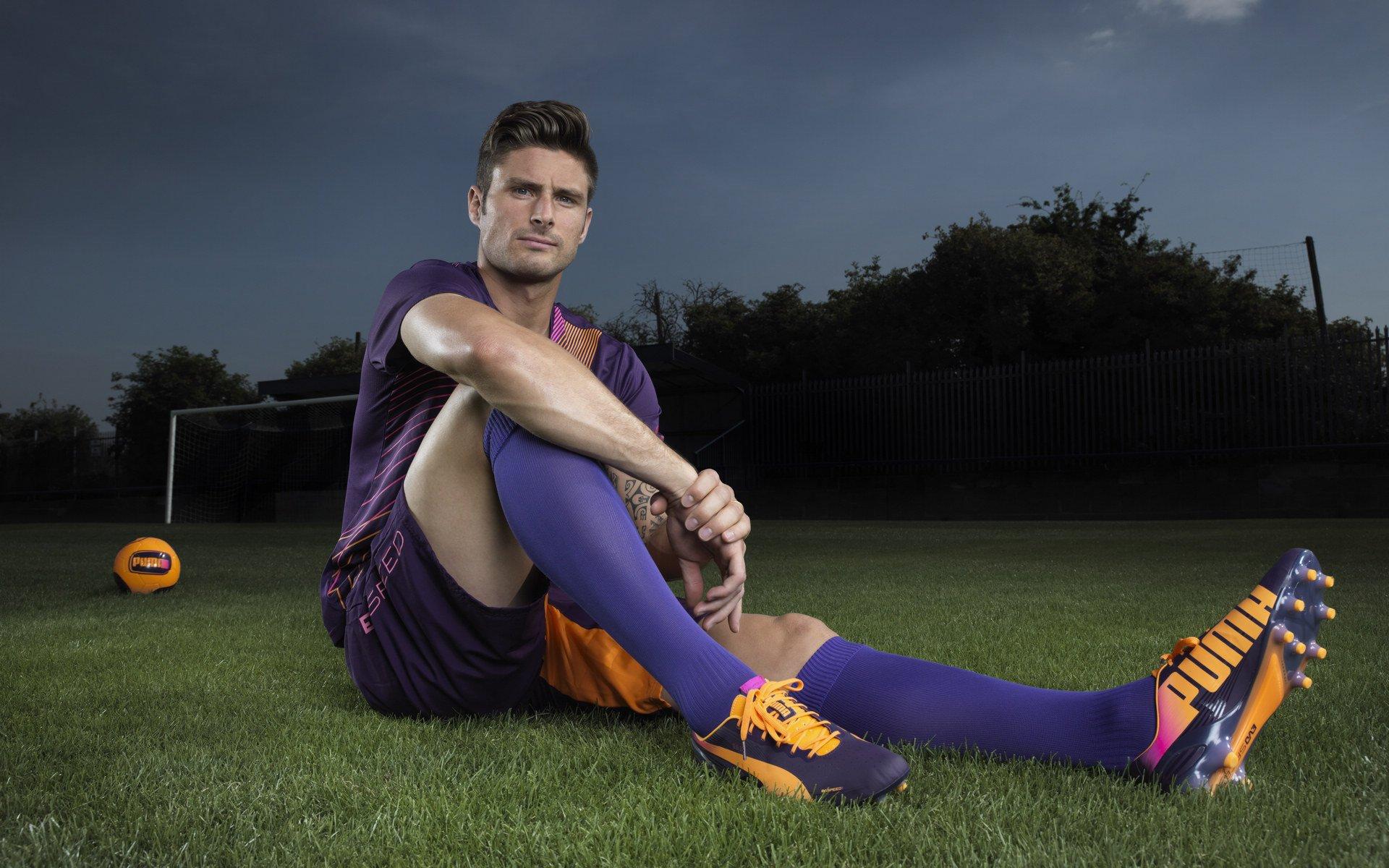 厄德高圆月弯刀再忆经典,直钻死角瞬间点燃足球激情